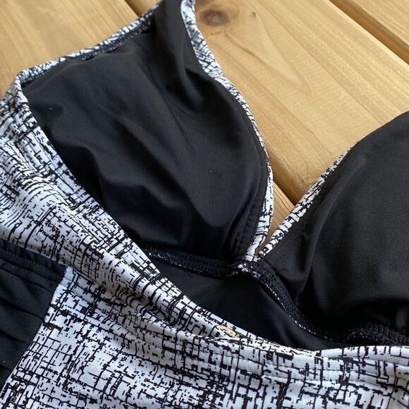 Calvin Klein Swim Suit/One Piece - Picture 4 of 6